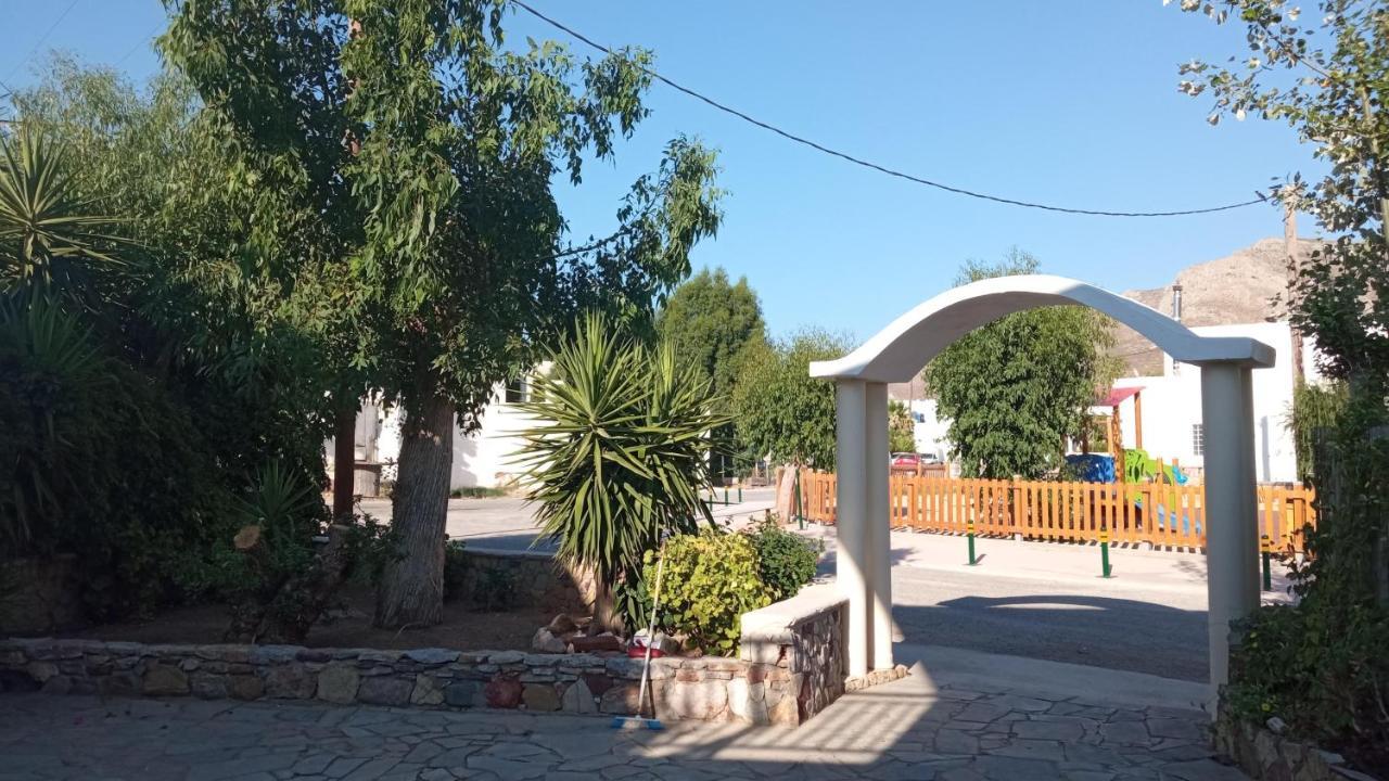 Marilen Apartment Livadia  Bagian luar foto